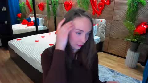 Emelie online show from February 15, 7:13 pm