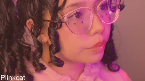 Snapshot of piinkcat chatting on February 9, 4:36 am Emi online show from February 9, 4:36 am