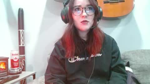 Snapshot of pillogoddess chatting on October 23, 4:18 am PilloGoddess online show from October 23, 4:18 am