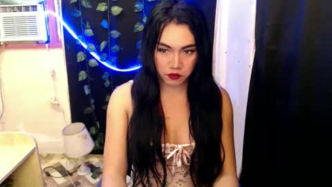 Snapshot of pinay_christine chatting on October 26, 7:04 am Christine online show from October 26, 7:04 am