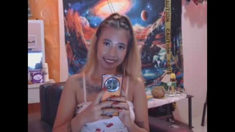 pinaymorena_renelda online show from April 23, 10:23 am