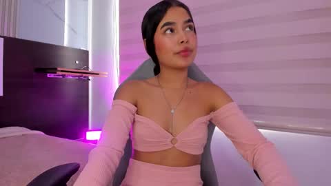 pink_as online show from September 24, 1:43 pm