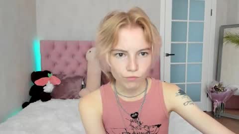 pink_lila18 online show from September 15, 9:39 am
