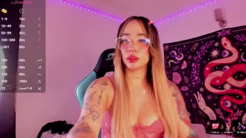 KELLY  online show from December 29, 8:37 pm