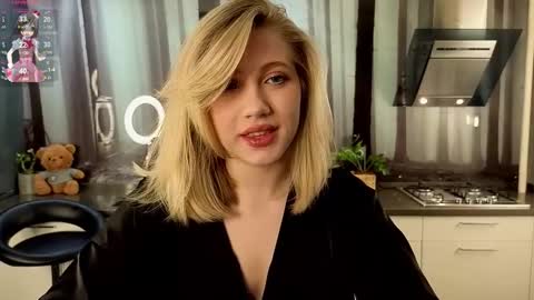 Snapshot of pinkadele chatting on February 7, 10:08 am Adele online show from February 7, 10:08 am