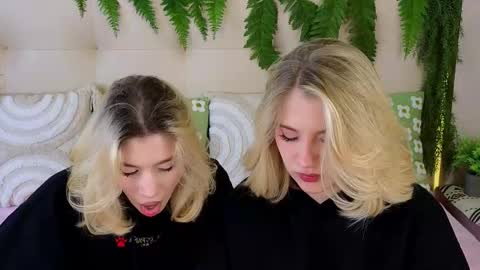 Snapshot of pinkadele chatting on October 16, 9:01 am Adele online show from October 16, 9:01 am