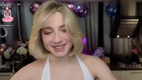 Snapshot of pinkadele chatting on March 4, 5:11 am Adele online show from March 4, 5:11 am