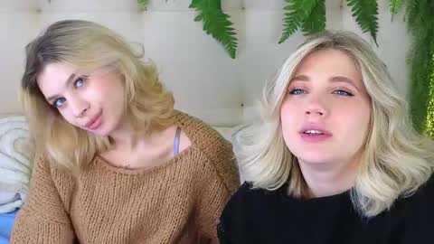 Snapshot of pinkadele chatting on October 28, 9:48 am Adele online show from October 28, 9:48 am