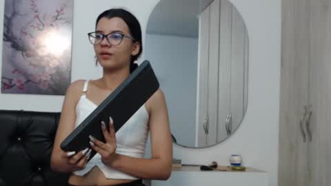 pinky_f00x online show from November 21, 9:17 pm