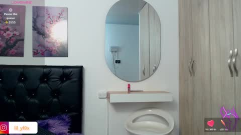 pinky_f00x online show from November 12, 8:07 pm