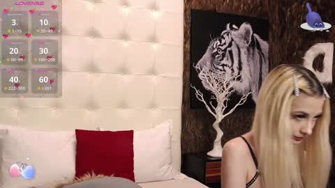 Pinky online show from January 21, 8:11 pm