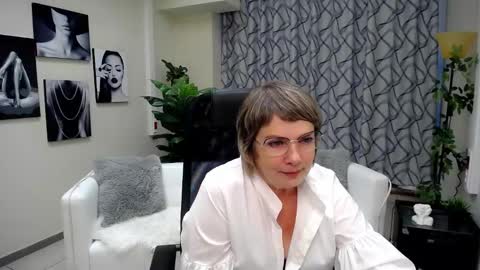 Bella online show from November 18, 10:16 am