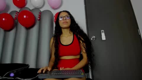 pitufa__ online show from February 14, 8:11 pm