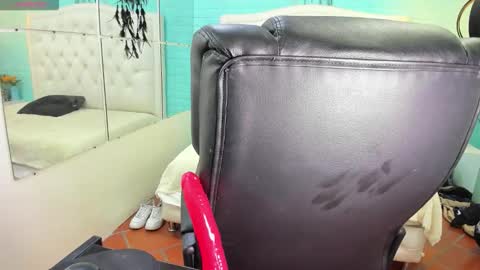 KATY online show from November 12, 9:46 pm