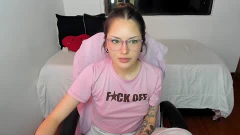 pixie online show from July 5, 1:01 am