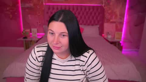 pixiehott online show from October 18, 8:10 pm