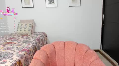 Angie Henao online show from November 19, 5:57 pm