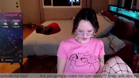 Plantbabeee online show from December 28, 5:02 am