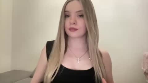 polishangel222 online show from February 16, 6:08 pm