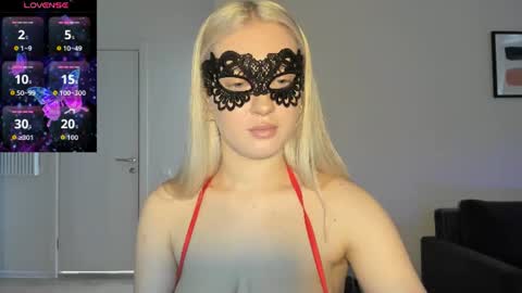 polly_skil online show from June 11, 4:15 pm