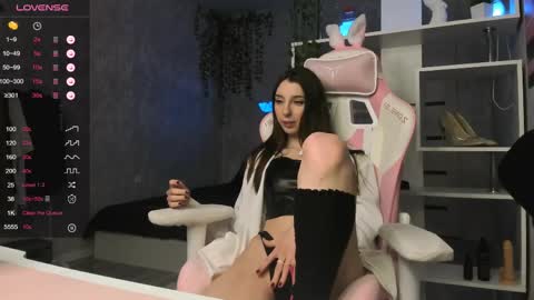       online show from April 9, 4:12 pm