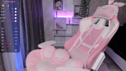       online show from February 1, 7:12 pm