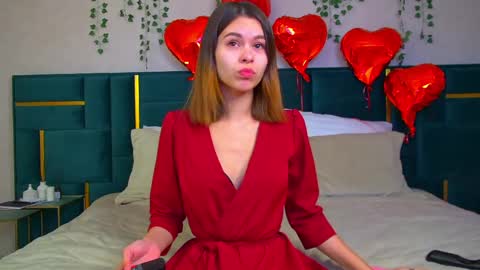 Snapshot of pollylanders chatting on February 14, 7:23 pm Polly online show from February 14, 7:23 pm