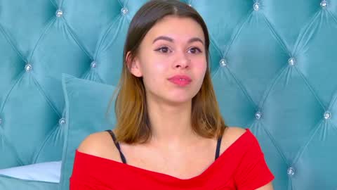 Snapshot of pollylanders chatting on January 29, 5:09 am Polly online show from January 29, 5:09 am