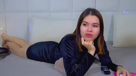 Snapshot of pollylanders chatting on October 6, 7:07 pm Polly online show from October 6, 7:07 pm