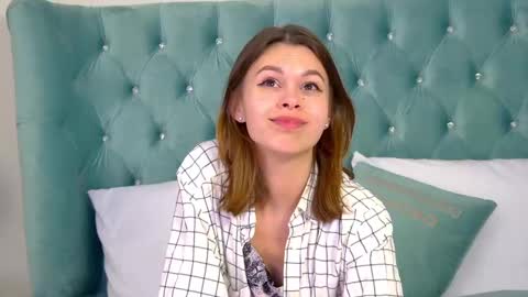 Snapshot of pollylanders chatting on February 24, 6:25 am Polly online show from February 24, 6:25 am