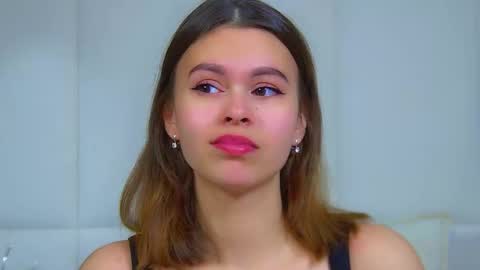 Snapshot of pollylanders chatting on September 19, 8:13 am Polly online show from September 19, 8:13 am