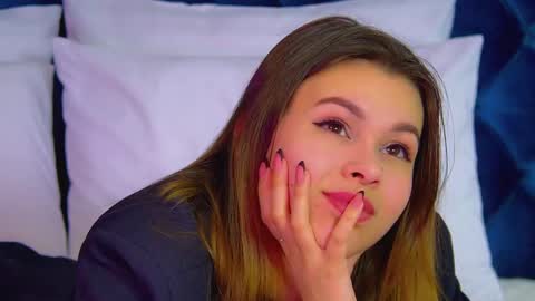 Snapshot of pollylanders chatting on March 8, 6:41 am Polly online show from March 8, 6:41 am