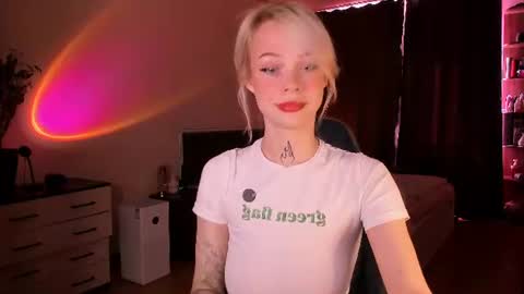 Megan.online  online show from July 27, 3:20 pm