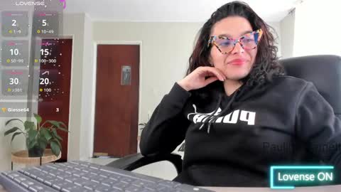 paulina barnett online show from April 11, 4:32 pm