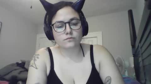 Snapshot of poppy_stax chatting on October 21, 1:42 am Poppy Stax online show from October 21, 1:42 am