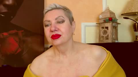 LADY POSH online show from January 16, 5:25 am