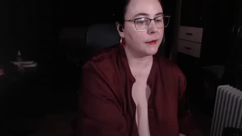 Snapshot of posh_mistress chatting on September 28, 3:46 am PoshMistres    online show from September 28, 3:46 am