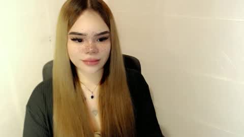 MAXXINE online show from March 4, 7:59 am