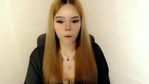 Snapshot of preciousangel69xxx chatting on October 23, 5:02 am MAXXINE online show from October 23, 5:02 am