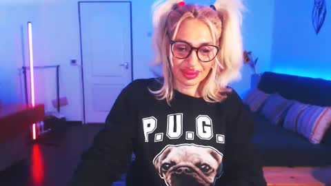 Victoria online show from January 2, 9:50 pm