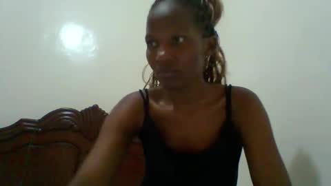 prettie_petitee online show from March 23, 5:19 pm