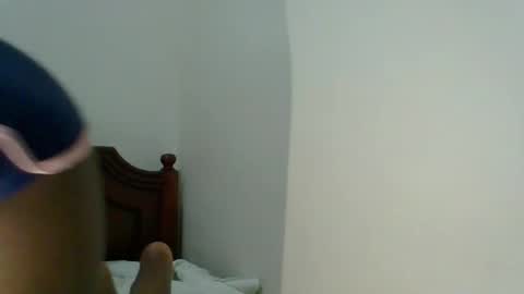 prettie_petitee online show from March 28, 3:55 pm