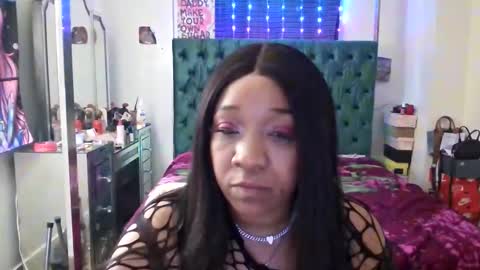 Yasmine pretty online show from October 16, 3:09 am