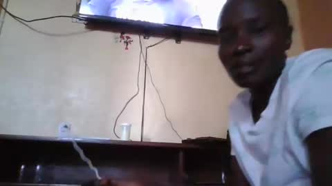 pretty_betty_ online show from February 18, 9:54 am