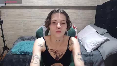 pretty_cristal22 online show from February 28, 1:26 am