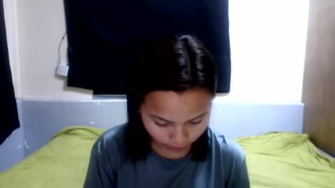 pretty_dharryhann online show from December 23, 1:42 am