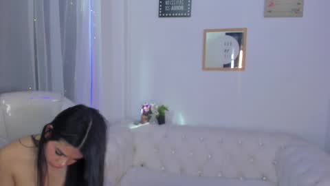 pretty online show from October 17, 2:09 pm