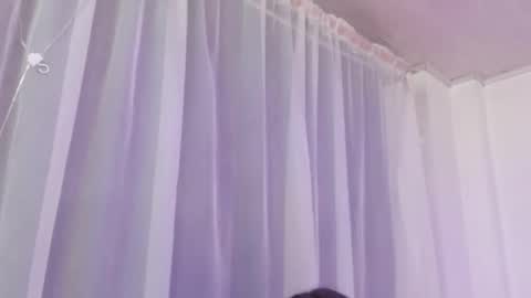 pretty online show from November 18, 11:33 am