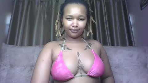 Snapshot of pretty_little_baibe chatting on October 22, 8:08 am Tracy online show from October 22, 8:08 am