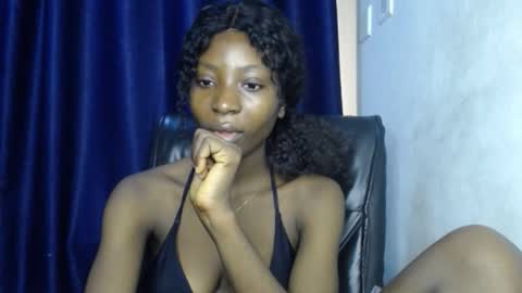 Snapshot of pretty_pixie0 chatting on October 20, 12:35 am Nicki online show from October 20, 12:35 am